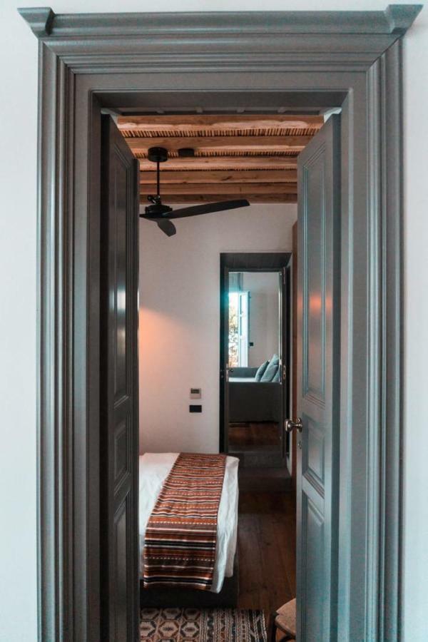 One Manto Square Mykonos Town Exterior foto